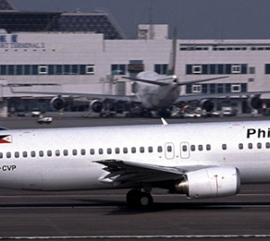 Philippines Airlines (PAL) Boeing 737-400