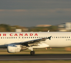 Air Canada Airbus A320 (Old Dark Tail Livery)