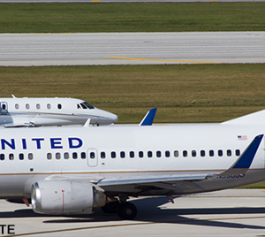 United Airlines Boeing 737-500
