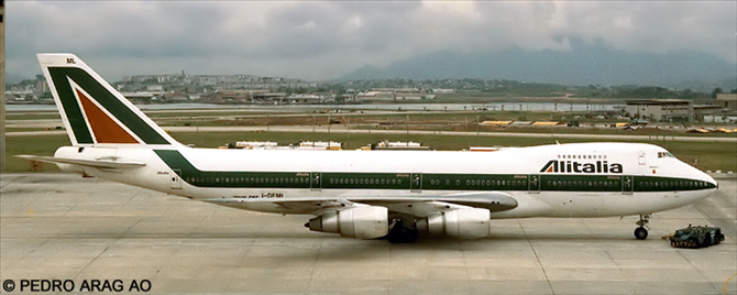 Alitalia Boeing 747-200