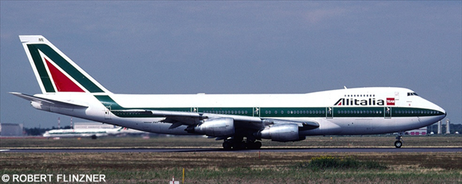 Alitalia Boeing 747-200 (With "Team" Logo)