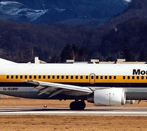 Monarch Airlines Boeing 737-300