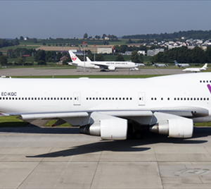 Wamos Air Boeing 747-400