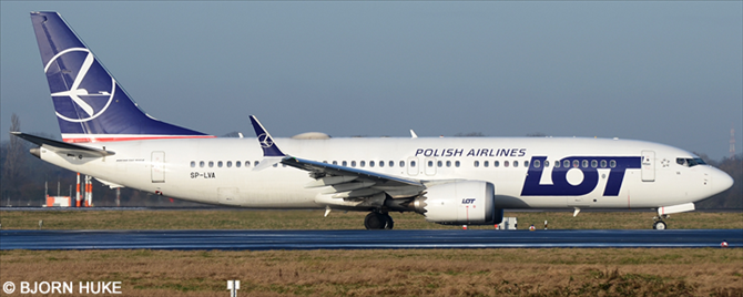 LOT Polish Airlines Boeing 737-8 MAX
