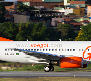 GOL Transportes Aereos Boeing 737-700